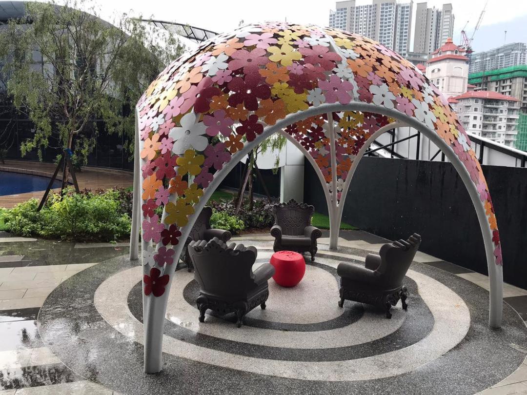 Arte Mont Kiara Host By Host Corner Suites Kuala Lumpur Exterior photo