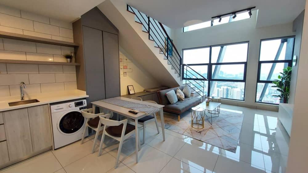 Arte Mont Kiara Host By Host Corner Suites Kuala Lumpur Exterior photo