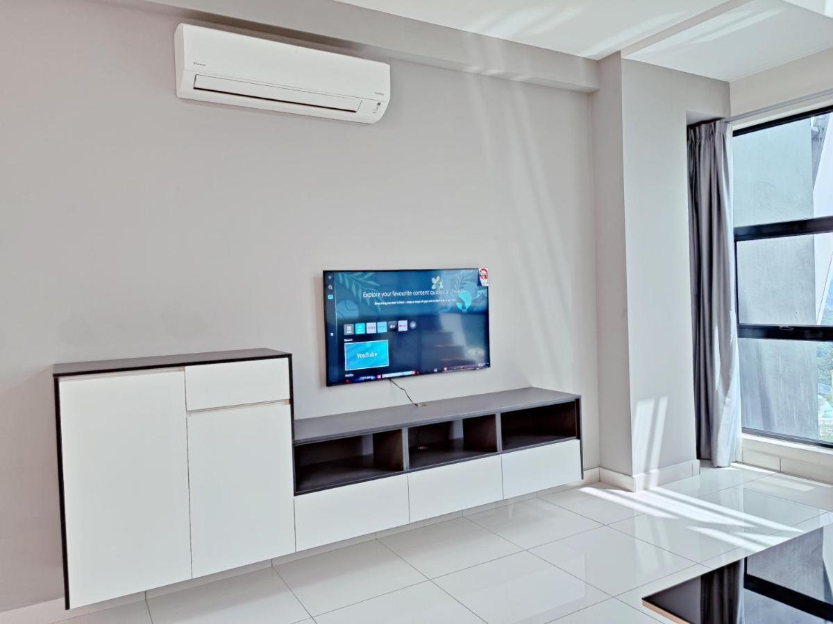 Arte Mont Kiara Host By Host Corner Suites Kuala Lumpur Room photo